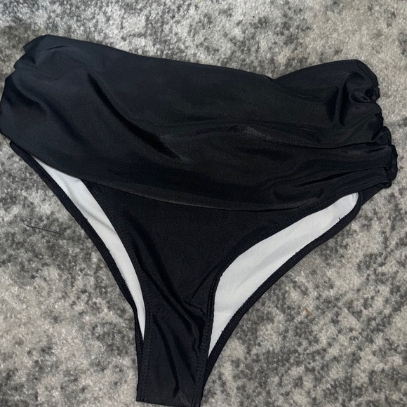 New Amazon Black High Waist Shirred Bikini Bottom Size: Large - Picture 2 of 3